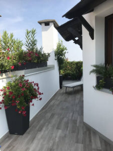 Foto particolare terrazzo Intervento di ristrutturazione appartamento per rinnovamento strutturale ed estetico Caterino Costruzioni Via Bedetti Bologna