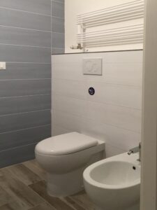 Foto particolare bagno Intervento di ristrutturazione appartamento per riorganizzazione spazi Caterino Costruzioni Via Byron Bologna