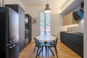 Cucina dopo la ristrutturazione di Caterino Costruzioni